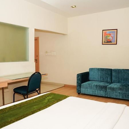 Oyster Suites Hyderabad Bagian luar foto