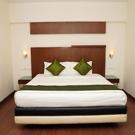 Oyster Suites Hyderabad Bagian luar foto