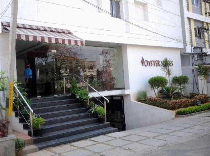 Oyster Suites Hyderabad Bagian luar foto