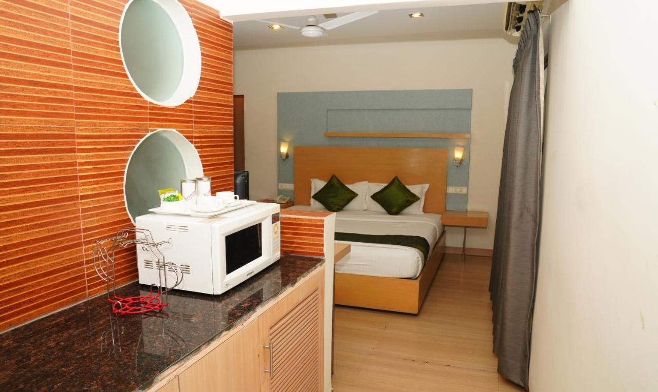 Oyster Suites Hyderabad Bagian luar foto