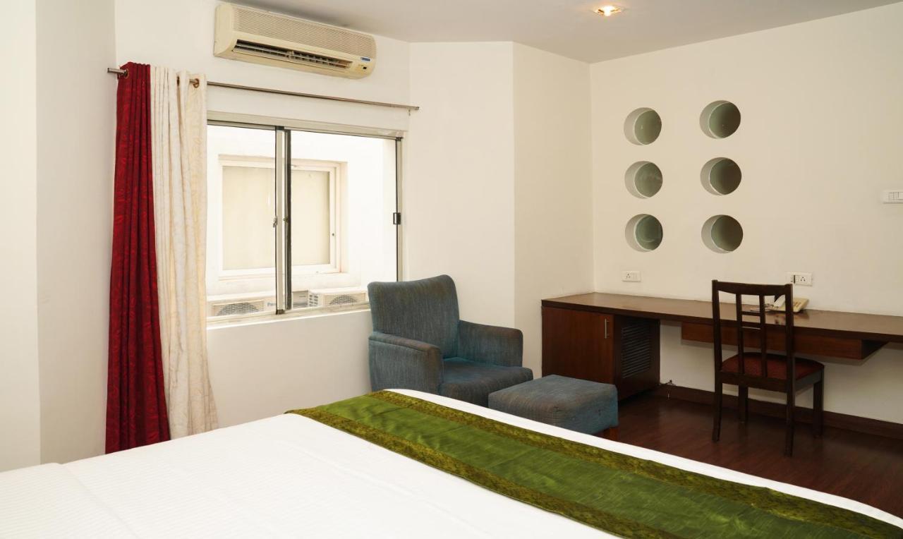 Oyster Suites Hyderabad Bagian luar foto