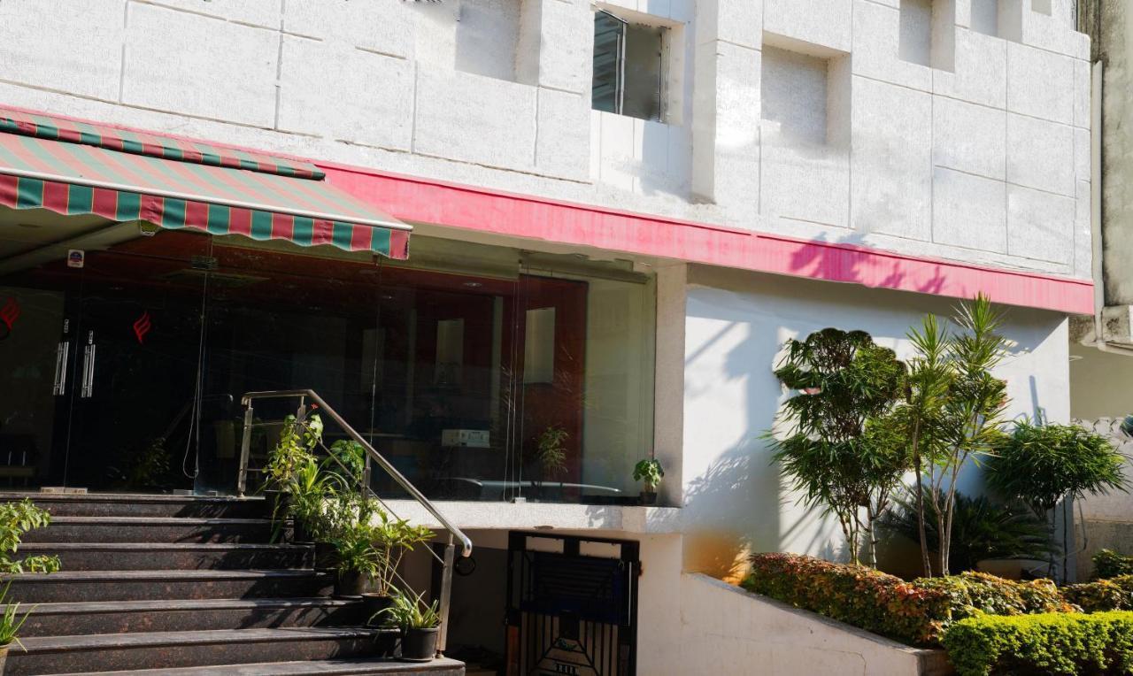 Oyster Suites Hyderabad Bagian luar foto