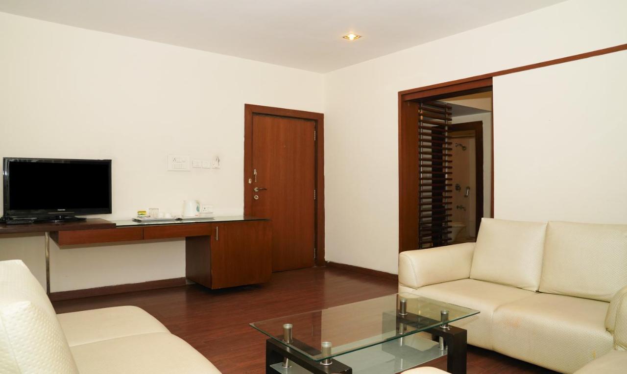 Oyster Suites Hyderabad Bagian luar foto