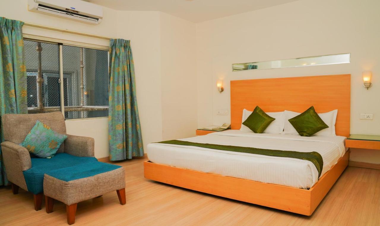 Oyster Suites Hyderabad Bagian luar foto