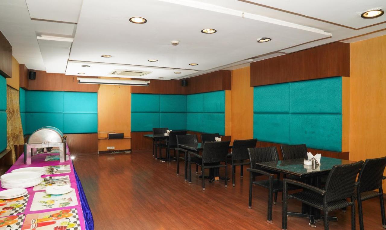 Oyster Suites Hyderabad Bagian luar foto